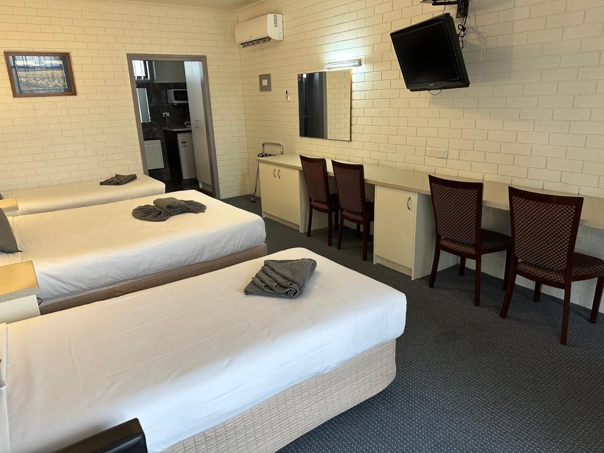 Statesman Motor Inn Арарат Екстер'єр фото