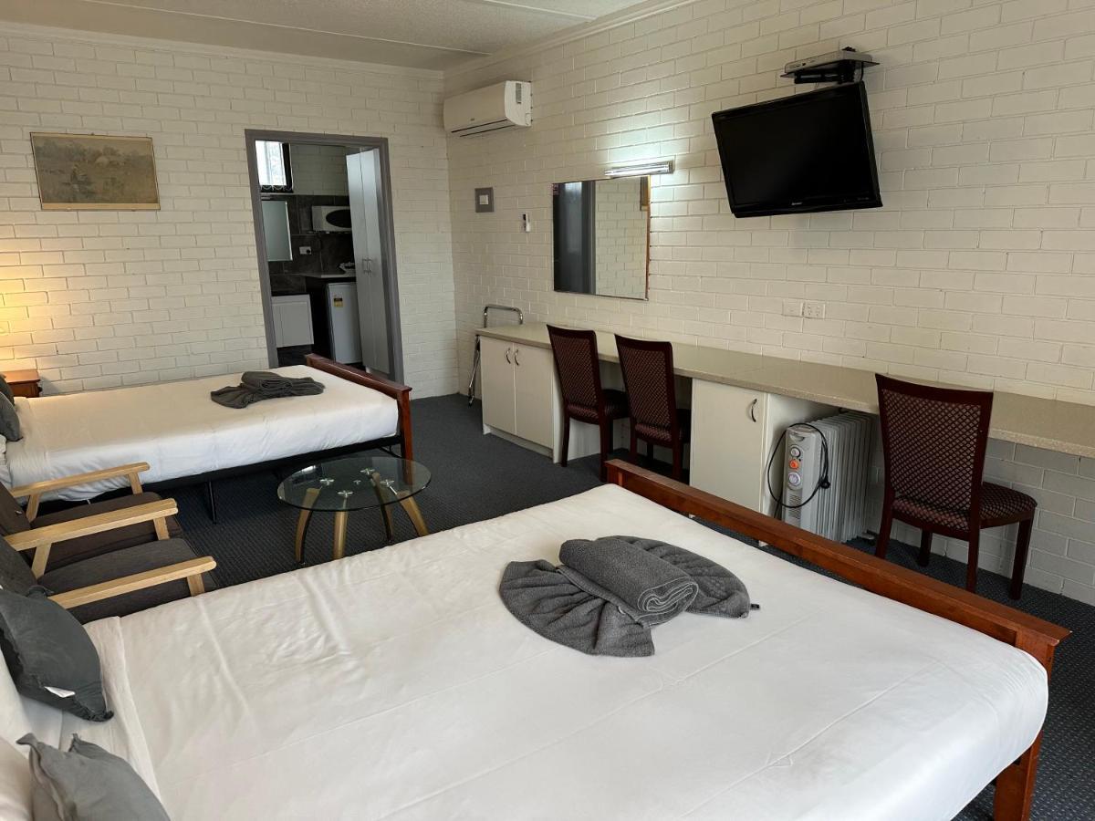 Statesman Motor Inn Арарат Екстер'єр фото