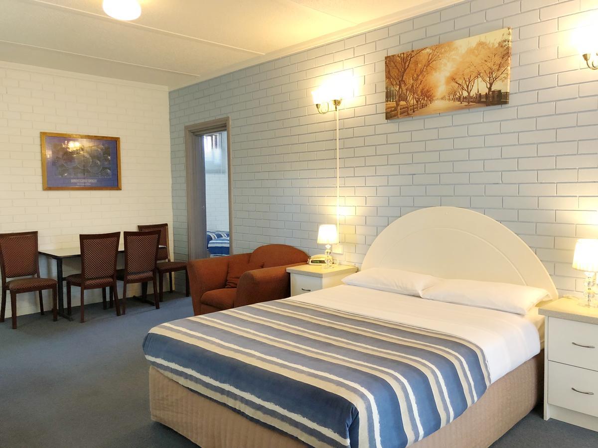 Statesman Motor Inn Арарат Екстер'єр фото